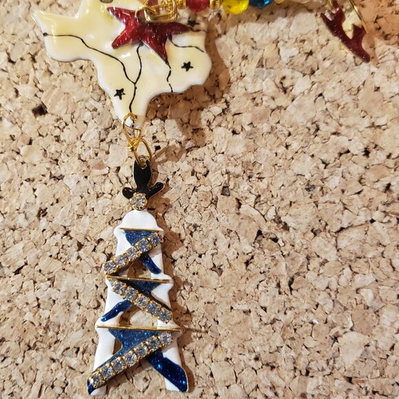 Lunch at the Ritz - Texas Tea Lonestar Earrings - Vintage - Picture 4 of 13